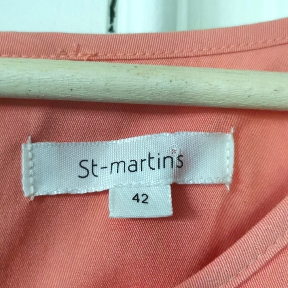 St. Martins gorgeous dress with floral detail at hem. EUC. Size 42 ( 12) - Picture 2 of 8